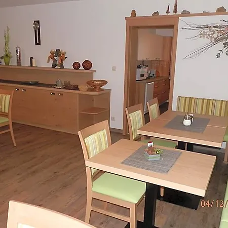 吉斯特雷恩膳食公寓 住宿加早餐酒店