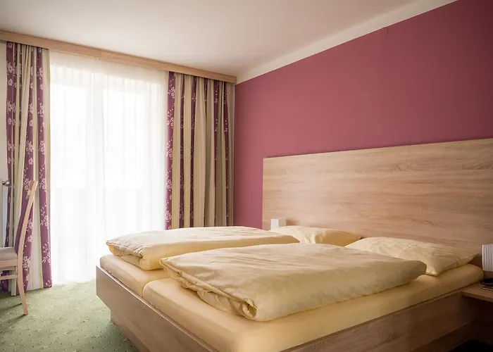 吉斯特雷恩膳食公寓 住宿加早餐酒店 3*