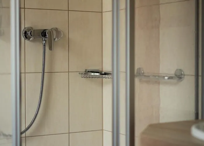 吉斯特雷恩膳食公寓 住宿加早餐酒店