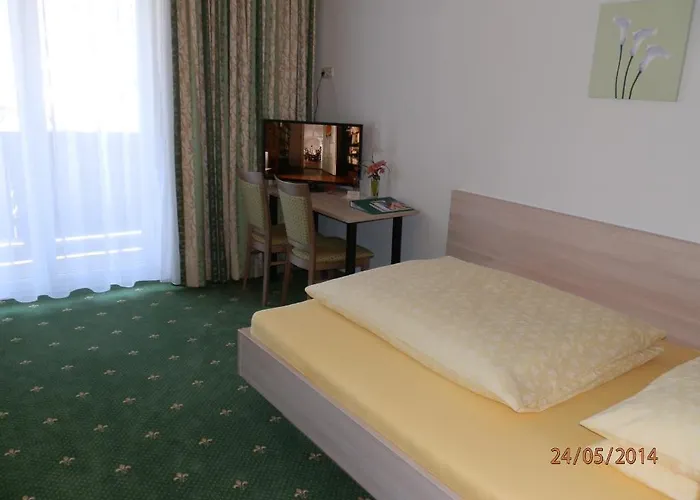 Gstrein Bed & Breakfast 3*